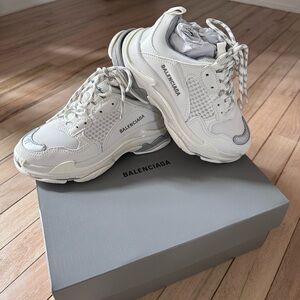 Brand new Balenciaga Kids Triple S sneakers size 31 or US 13